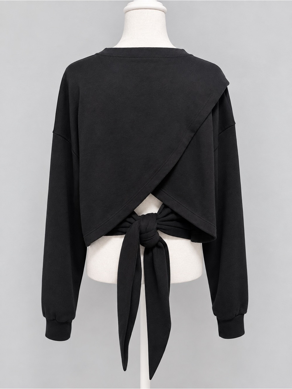 Charlotte Avery Women’s M Black Open Back Tie Wrap Sweatshirt Cropped Pullover